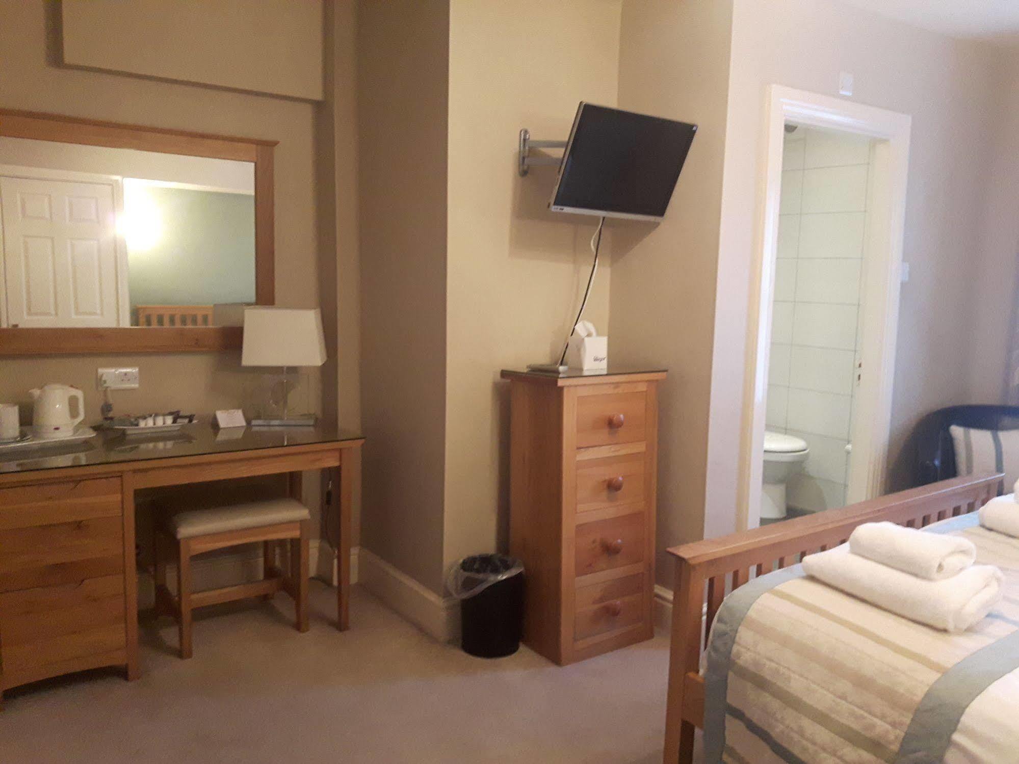 كوربريدج The Wheatsheaf Hotel المظهر الخارجي الصورة